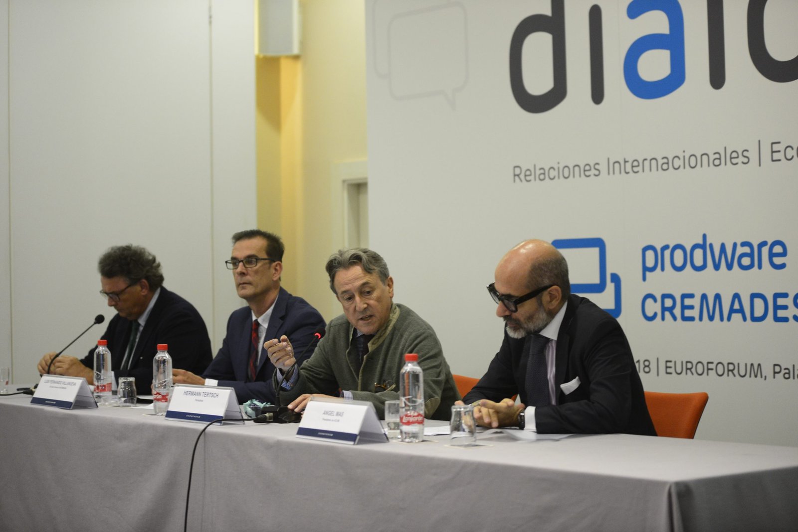 Diálogos Prodware mesa scaled