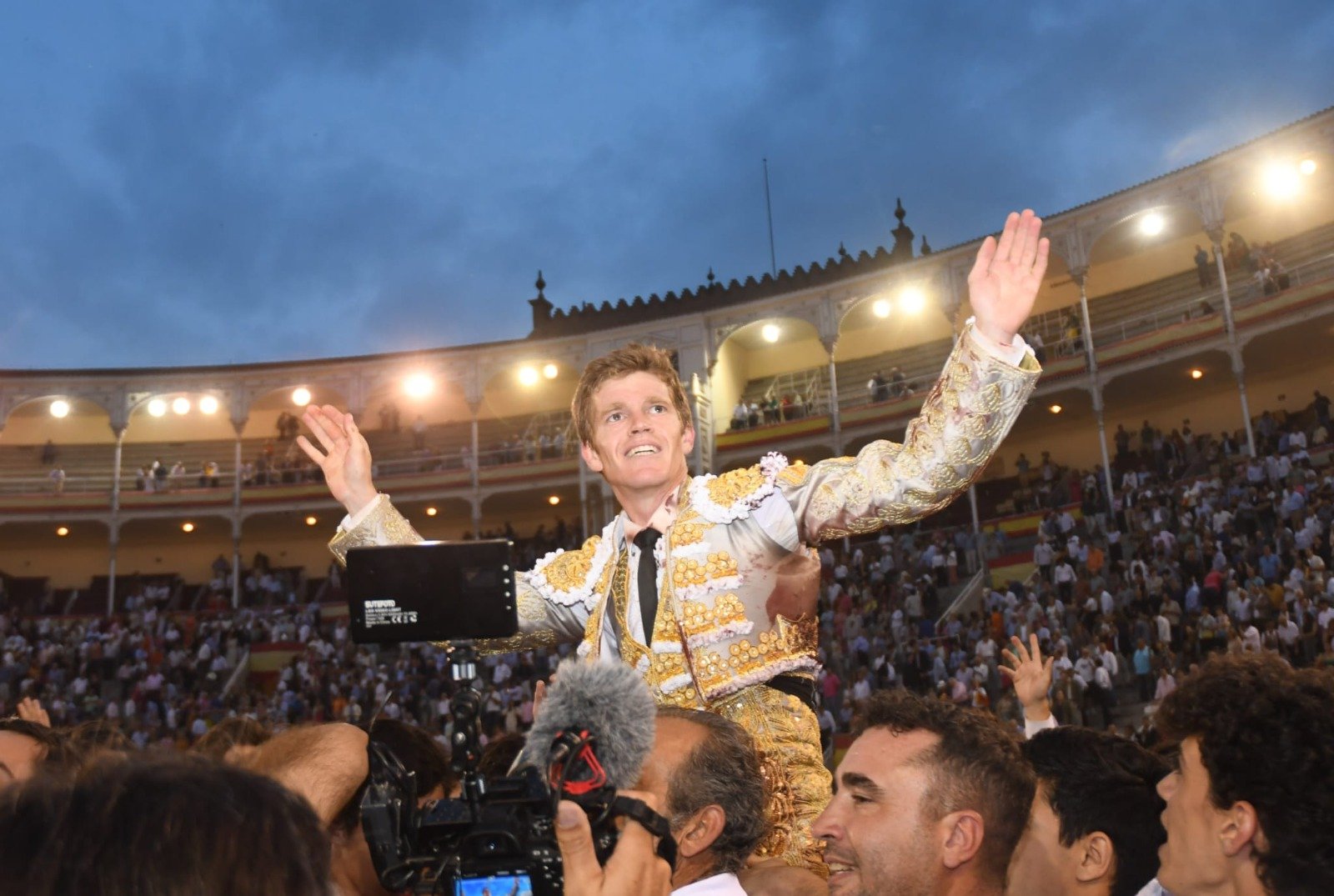 3c416f41 6433 4381 8005 ab790ec9e15c