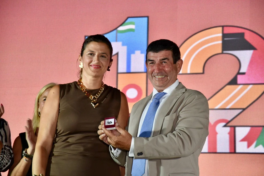 3e9a2e 0c9e455e8e5e49d2a7d565a58b668871mv2