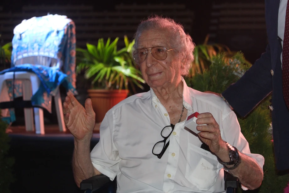 3e9a2e 5236cef85a7c412cb790249f2589f96fmv2