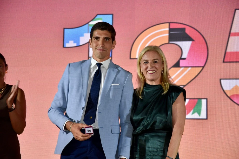 3e9a2e cb9e5e6a791946dea3f4e9f6b6a46013mv2