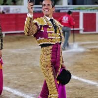 TRIUNFAL REAPARICIÓN DE DIEGO SILVETI AL CORTAR UNA OREJA EN UNA NOCHE DE GRANDES FAENAS EN CD JUÁREZ.