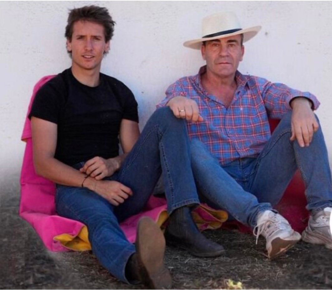 José Antonio Carretero se une al apoderamiento de Arturo Gilio