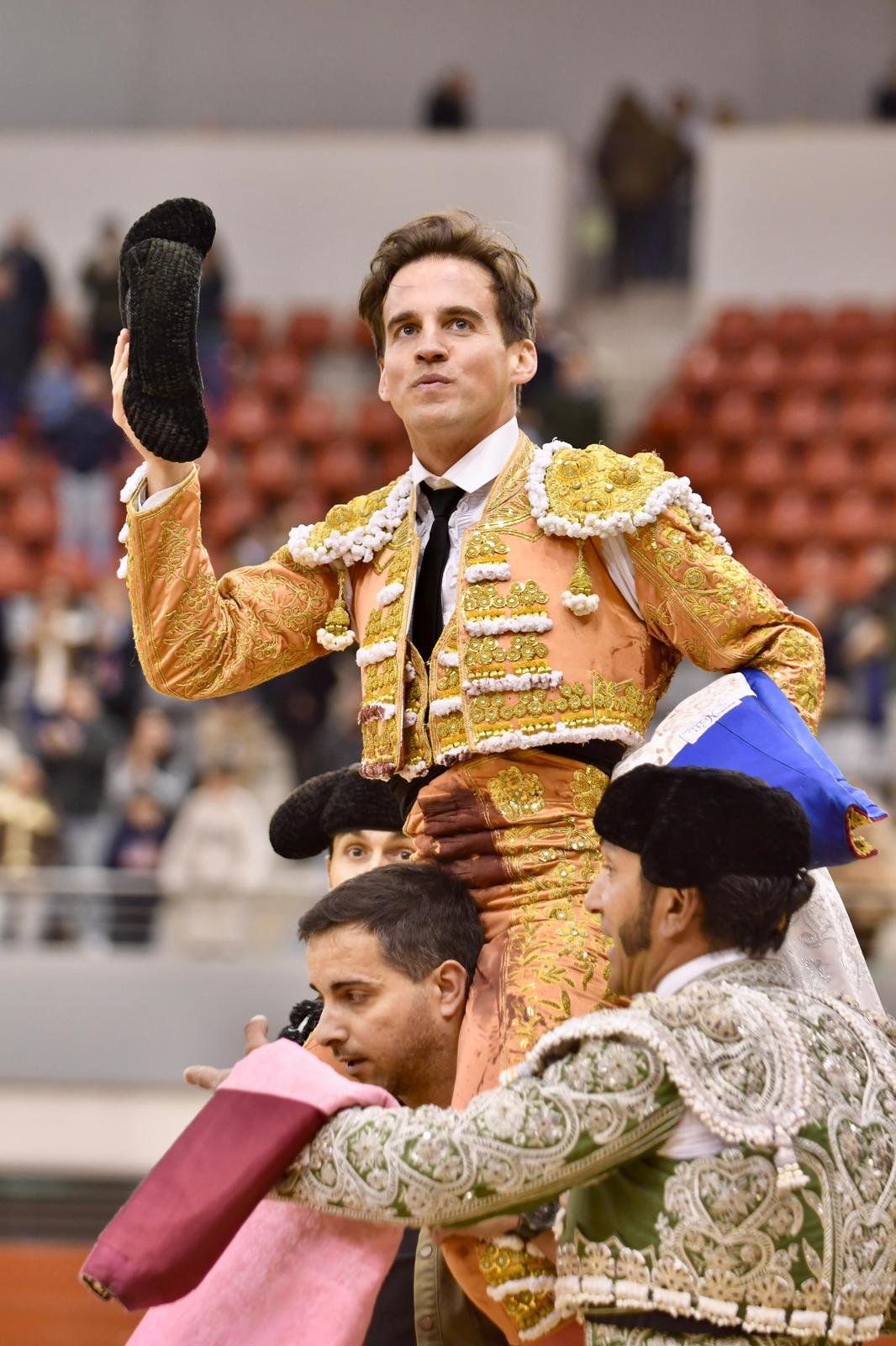 Triunfal reaparación de Gonzalo Caballero: cuatro orejas y una tarde de toreo caro junto a las figuras