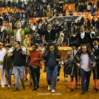 Magistral Ventura con cuatro y rabo, a hombros con Rui  y Andy