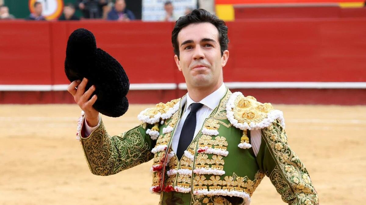 La presidenta Roba un gran triunfo a Tomas Rufo en Valencia, convirtiendo una tarde de tres orejas en un único apéndice.