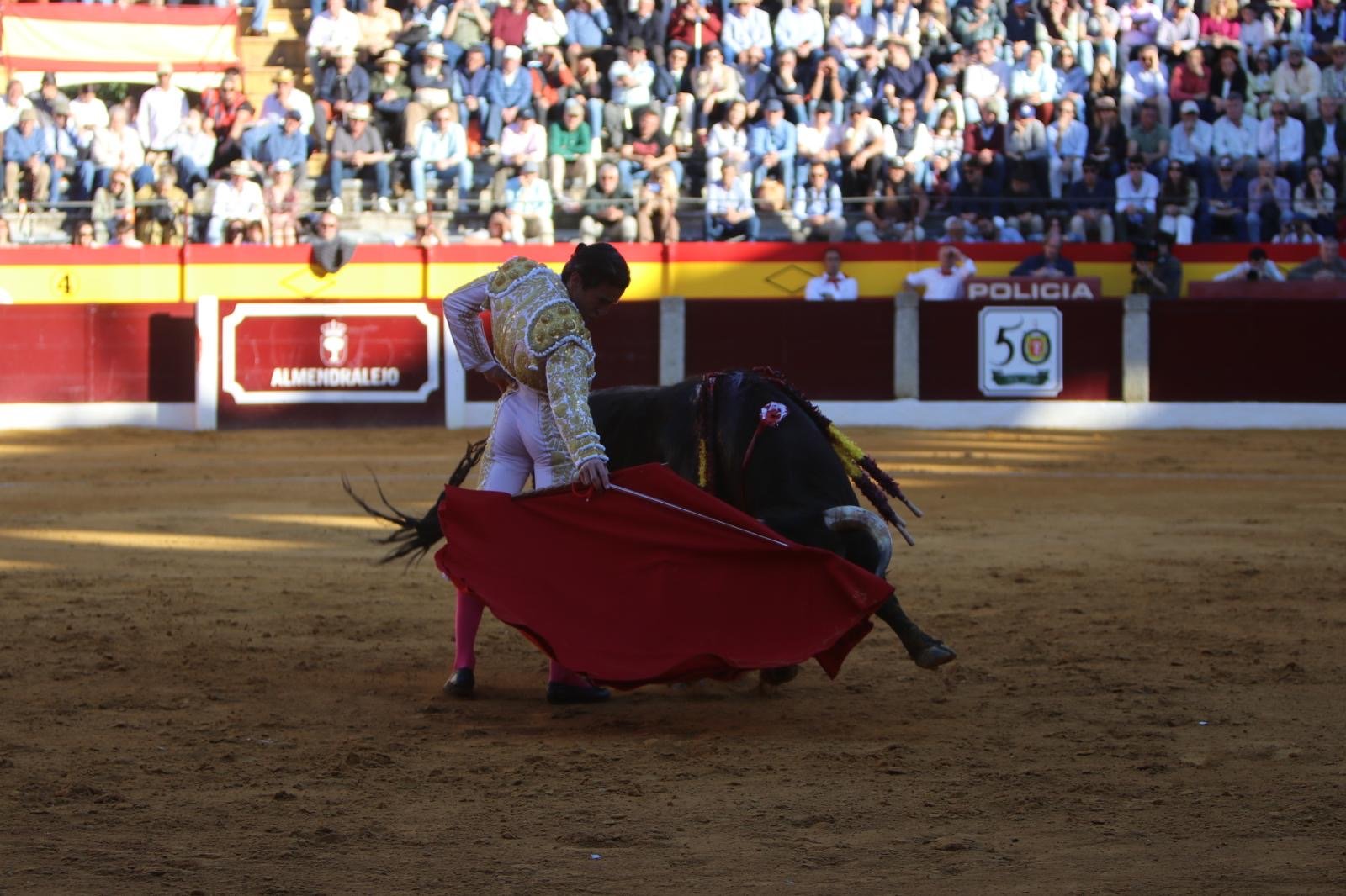 c4b9ff5e 3437 4dc6 bb37 03c19fb1f71e