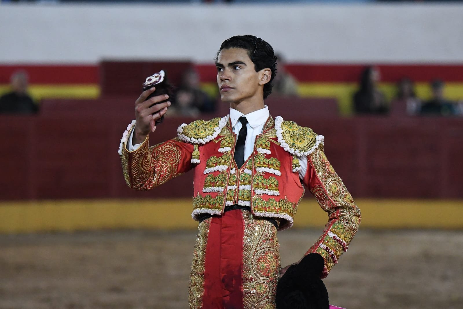 Ignacio Garibay corta una oreja en la tarde de su debut en Valdetorres de Jarama