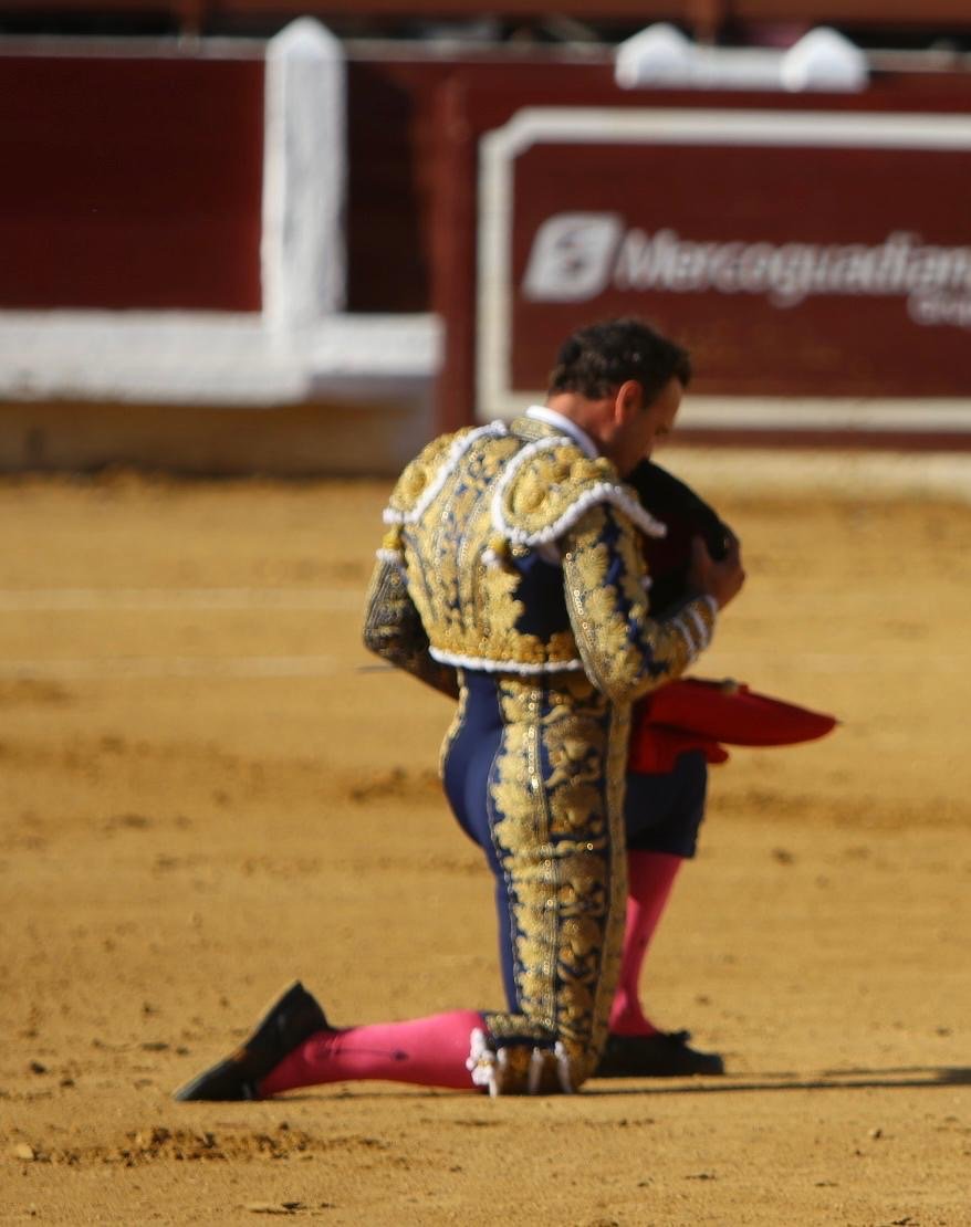 01465367 b09e 4592 b20e 9ec8232a2963