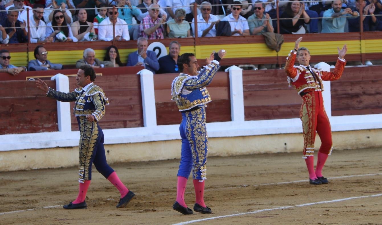 0a4a561f 815d 41bc aace 2351d22236fd