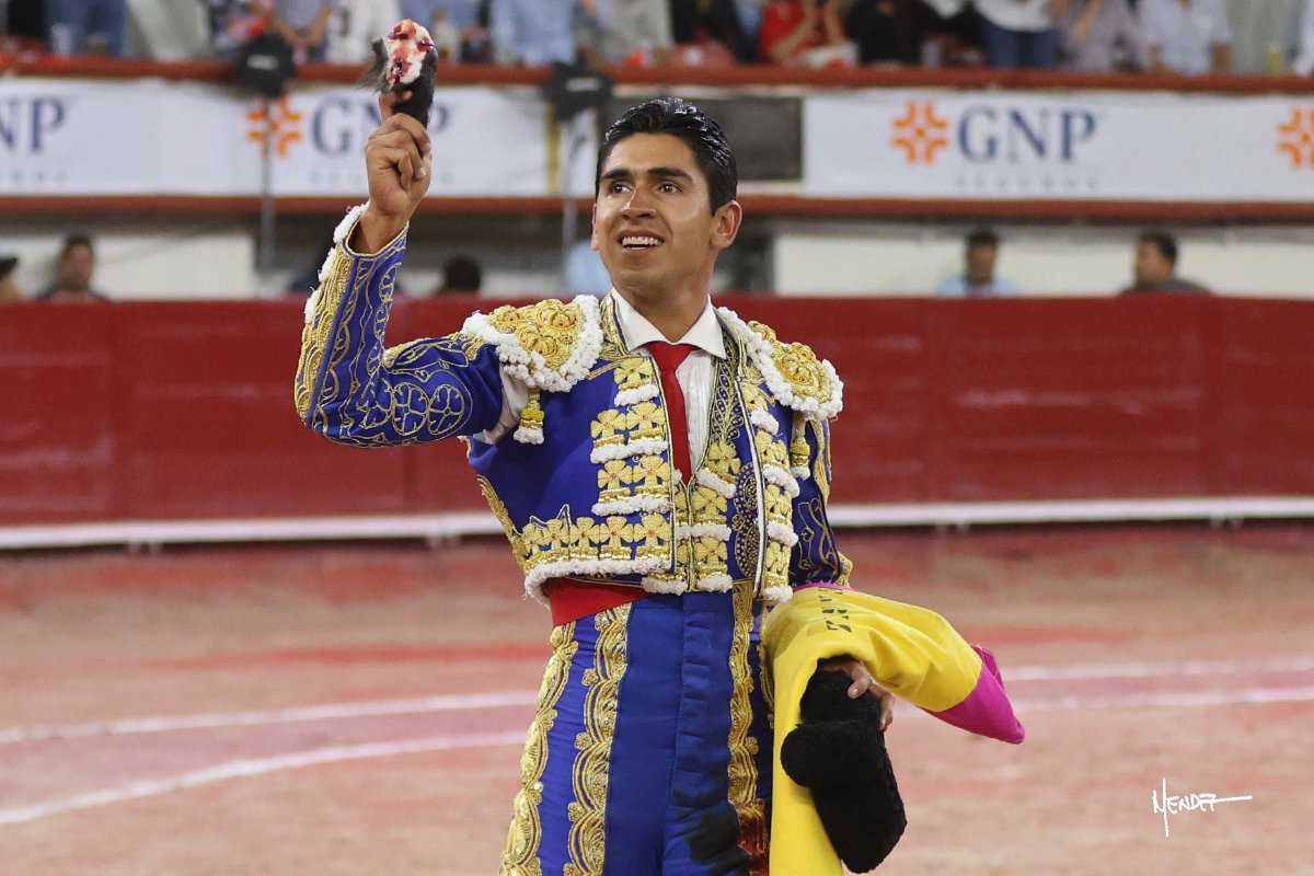 La capacidad de Héctor Gutiérrez corta una oreja en Aguascalientes