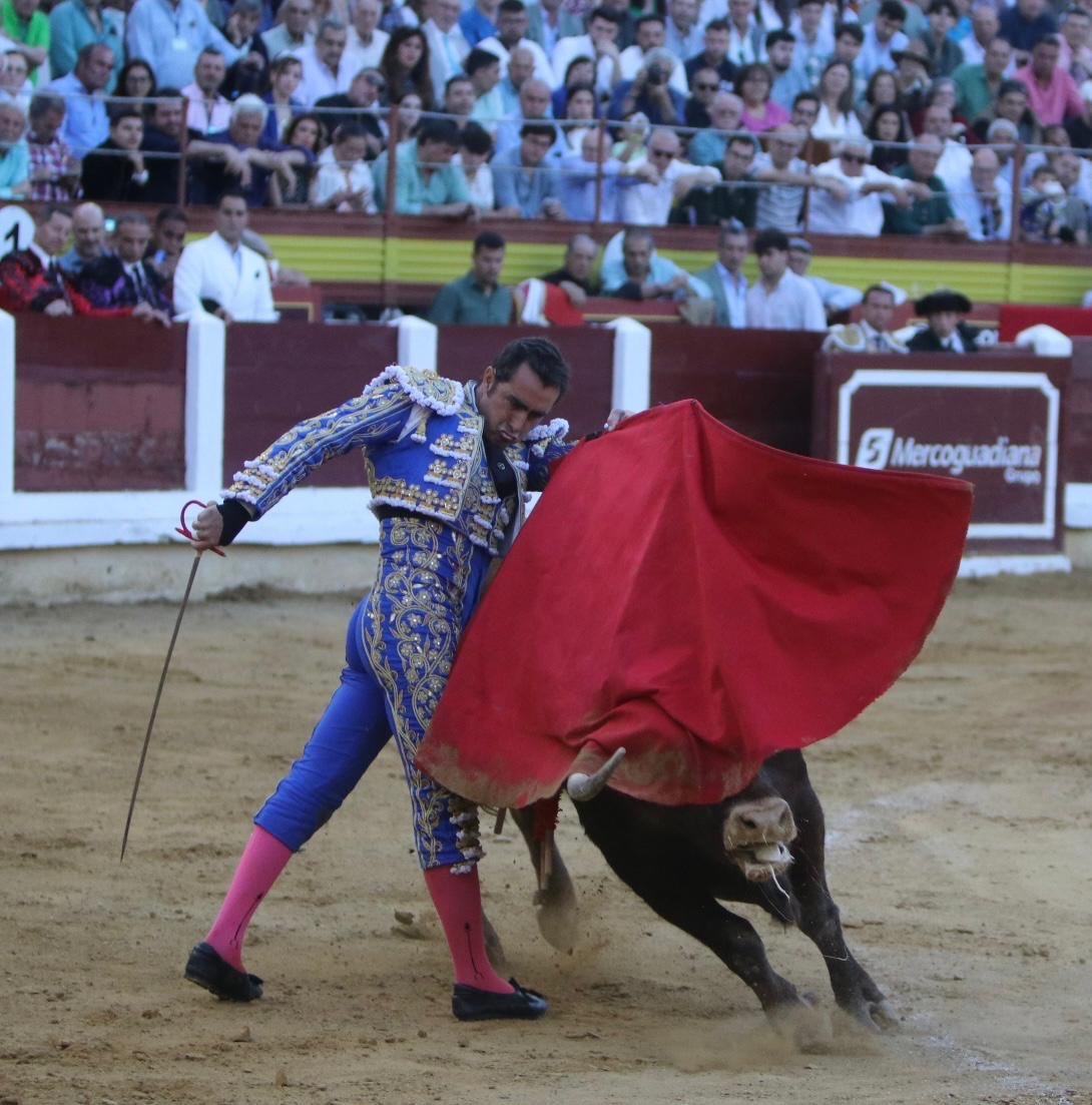 60f0800f ea9a 438d a18b 584af563a448