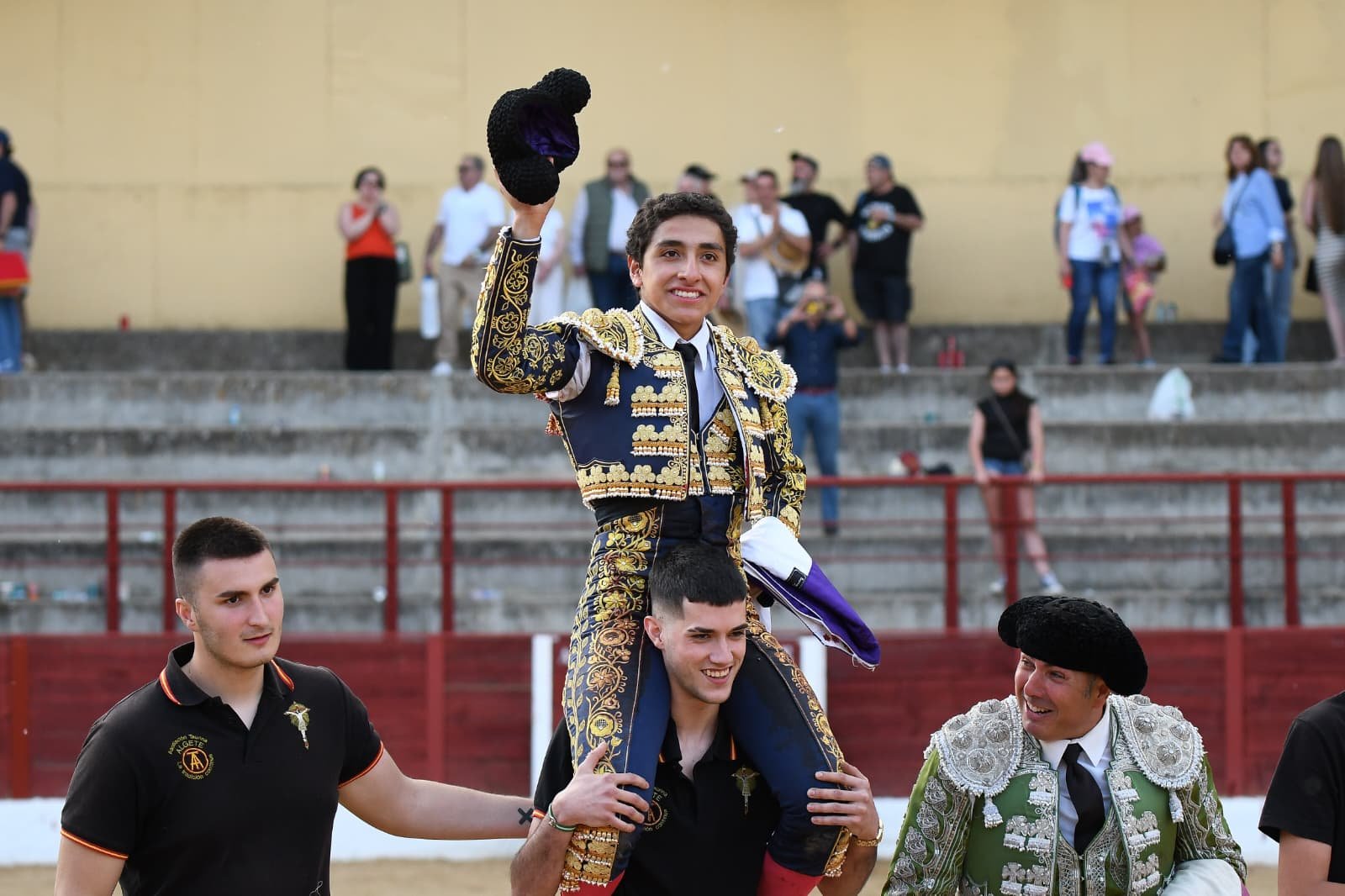 b3f6e81c 8e5d e18e 65c2 3fdc48870bbe