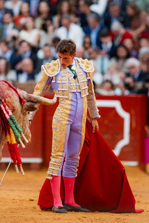 Javier Zulueta protagoniza el evento de la Tertulia Taurina Universitaria tras la Feria de Abril