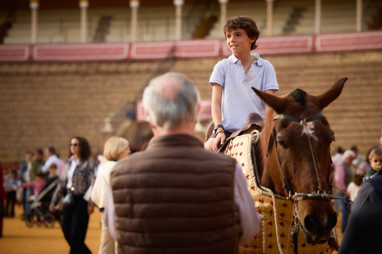 Lances de Futuro organiza unas jornadas de puertas abiertas y de toreo de salón en la plaza de toros de Córdoba