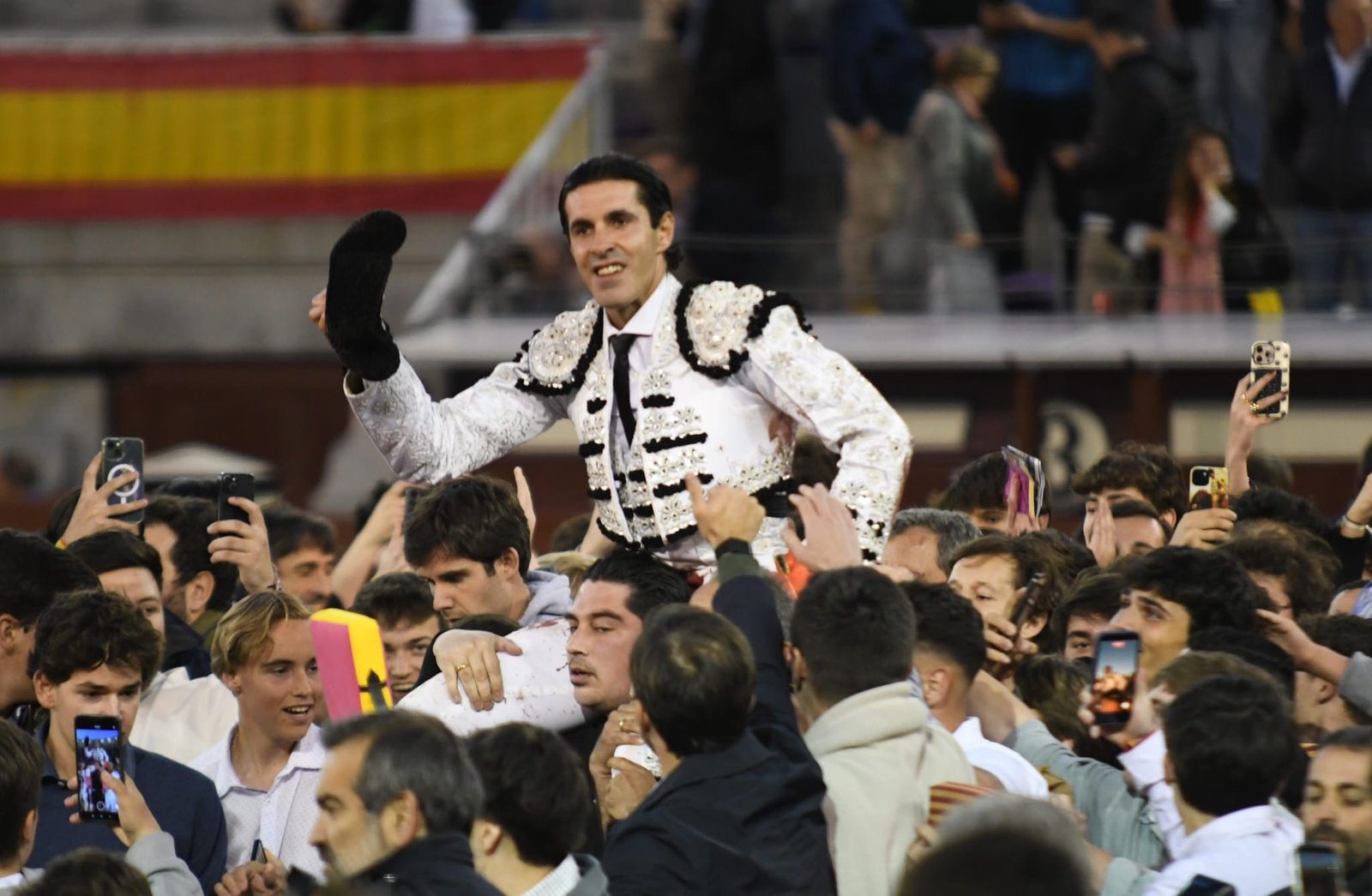 Puerta grande para Alejandro Talavante que cuaja a un «Ganador» de vuelta.