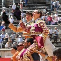 Nîmes : buena corrida de Robert Margé. Adriano y El Rafi abren la Puerta de los Cónsules