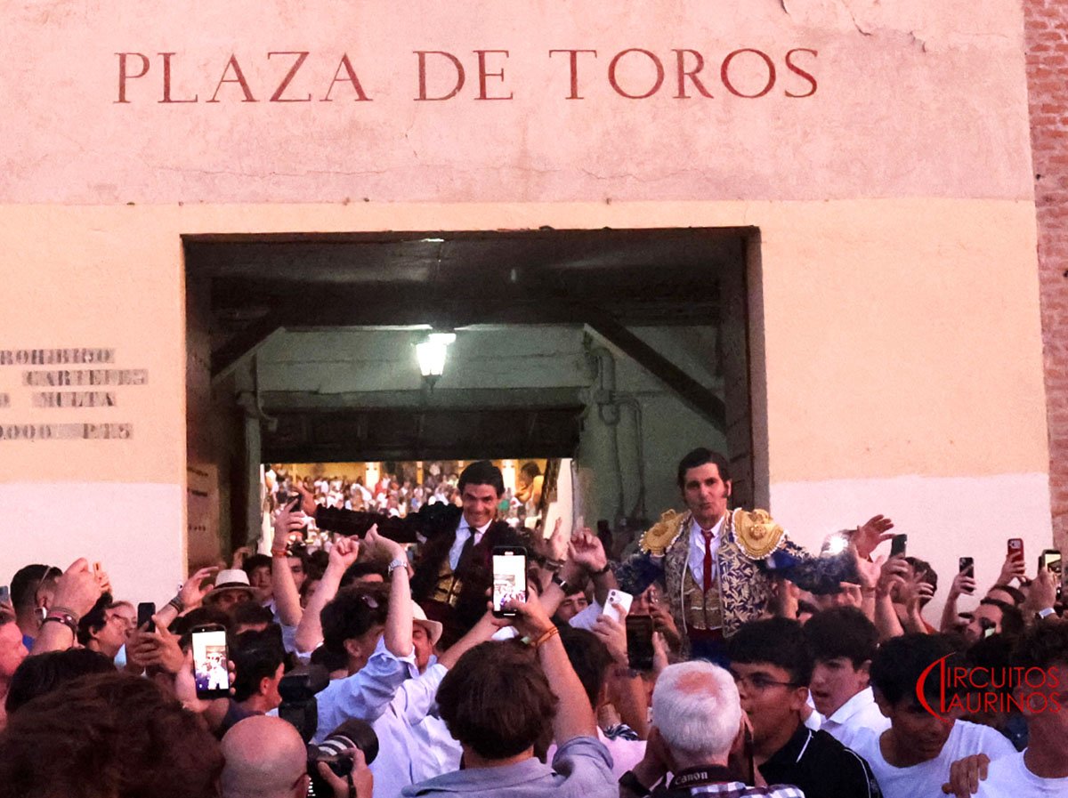 Dos grandes faenas de Morante y Pablo Aguado en la Corrida de San Fernando de Aranjuez