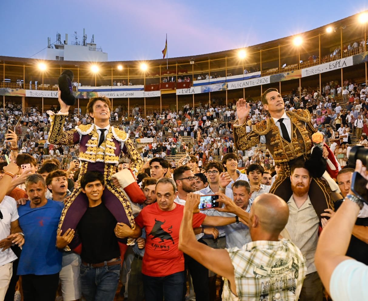 Manzanares y Roca Rey, puerta grande en Alicante