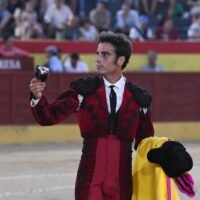 Alejandro Marcos corta la oreja a un toro de Los Maños en Valdetorres de Jarama