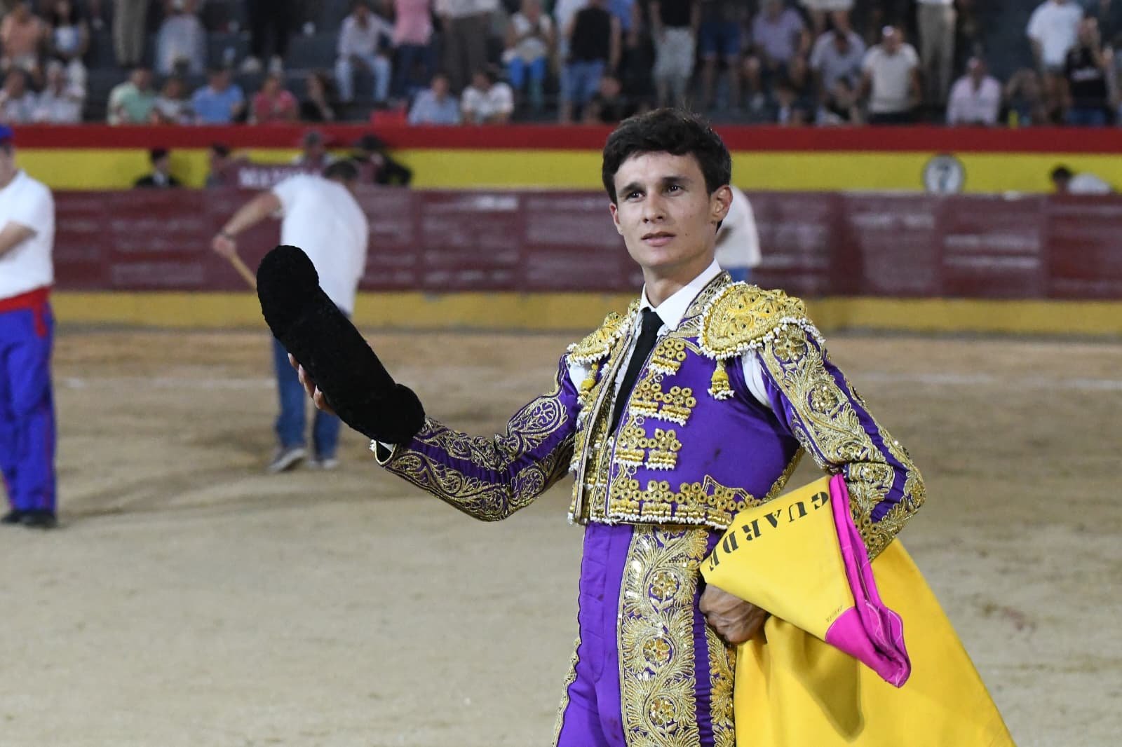 DIOSLEGUARDE VUELTA AL RUEDO