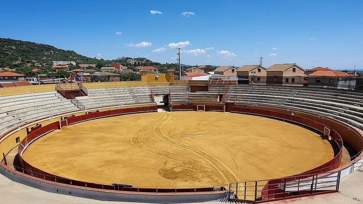 Carteles de la esperada feria de Cenicientos 2026