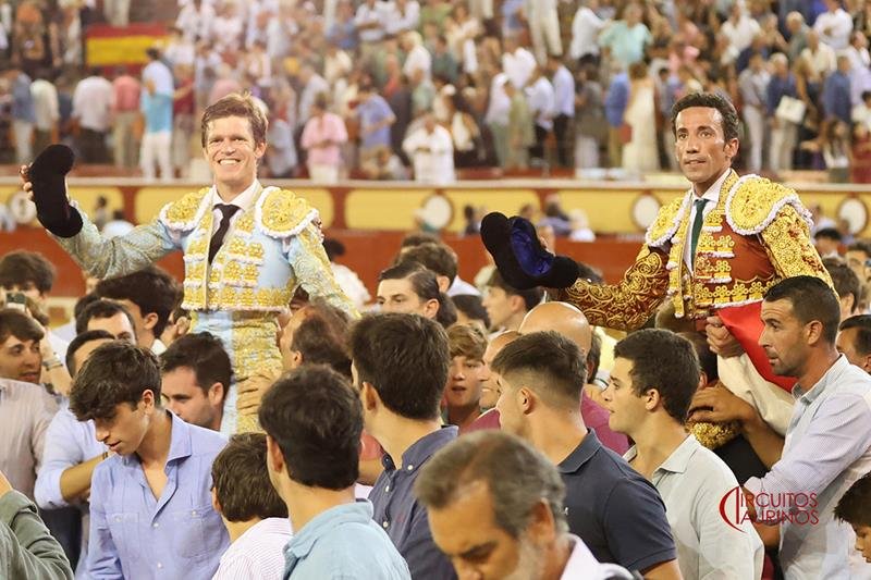Puerta Grande para David de Miranda y Borja Jiménez en el cierre de la gran Temporada de Verano de El Puerto
