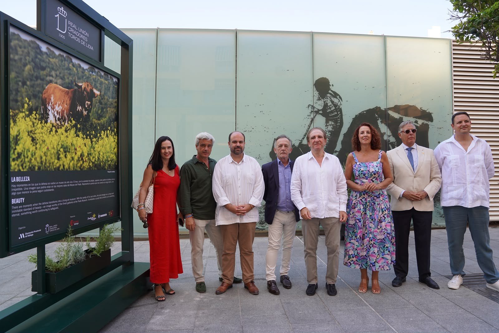 La RUCTL inaugura en Málaga la mayor exposición al aire libre sobre el toro bravo y la biodiversidad