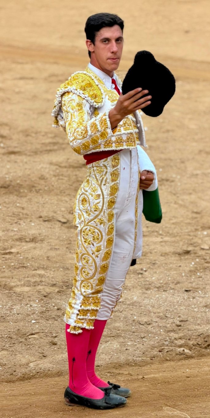 Seria tarde de Diego García y Imanol Sánchez en la plaza de toros de Tafalla