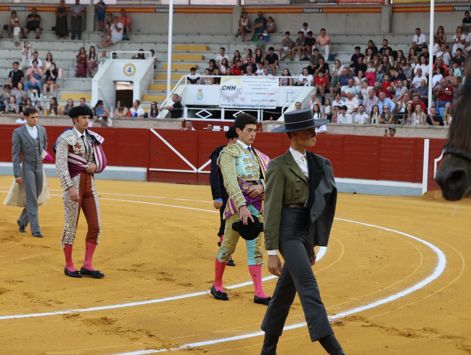 Gorka Jerez emociona en su debut de luces en Villaseca y Aitor Gómez triunfa con fuerza ante una gran novillada de Montealto