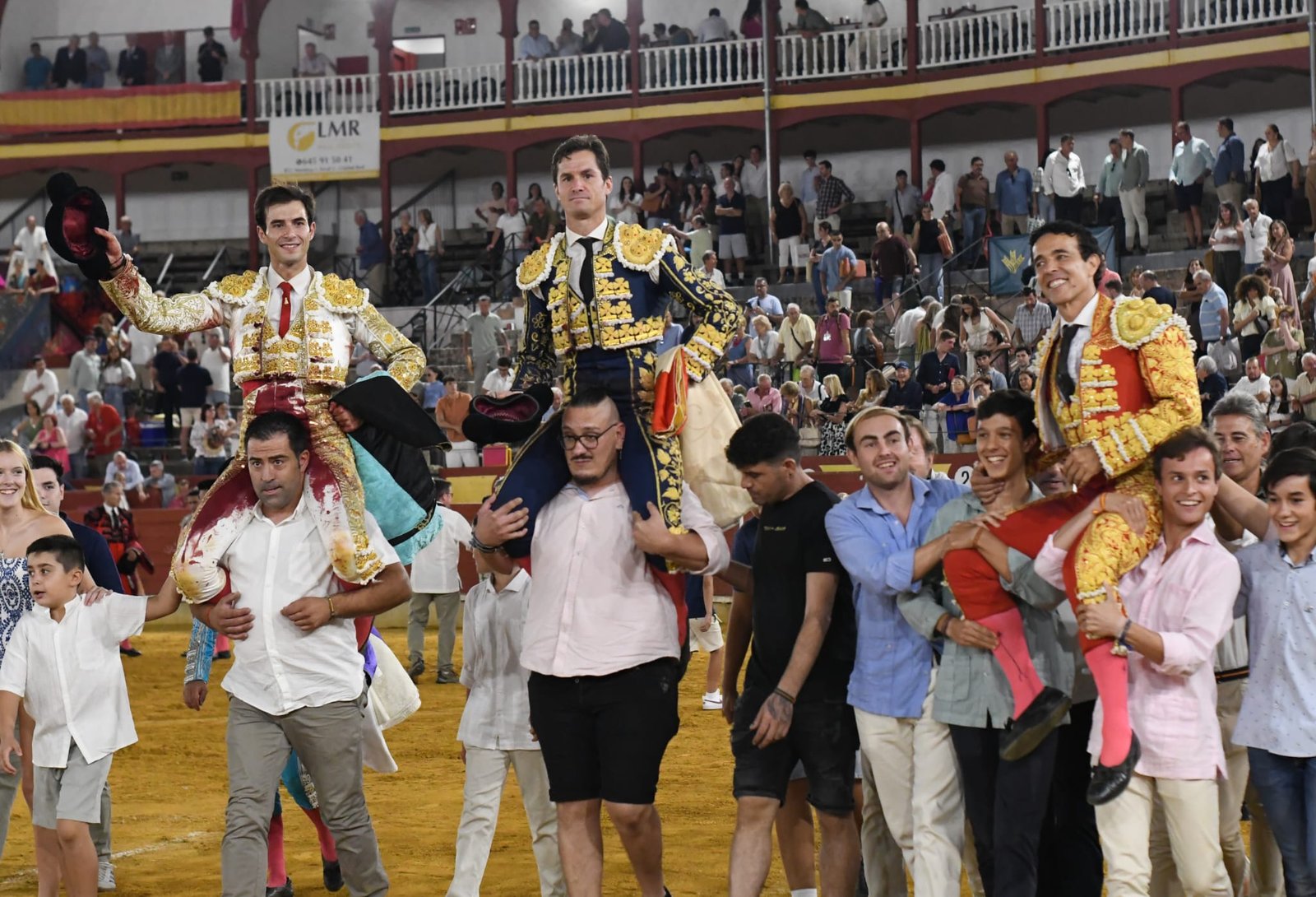 Tarde triunfal en Ciudad Real con la terna a hombros ante buena corrida de Arauz de Robles