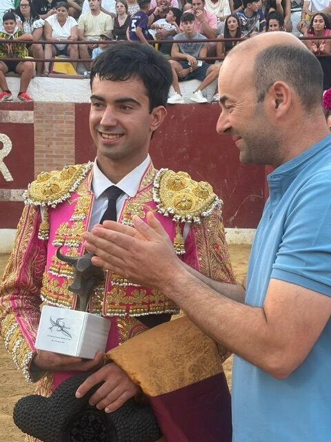 Pedro de la Hermosa a hombros en el segundo festejo de la «Almendra de Plata» de Gor (Granada)