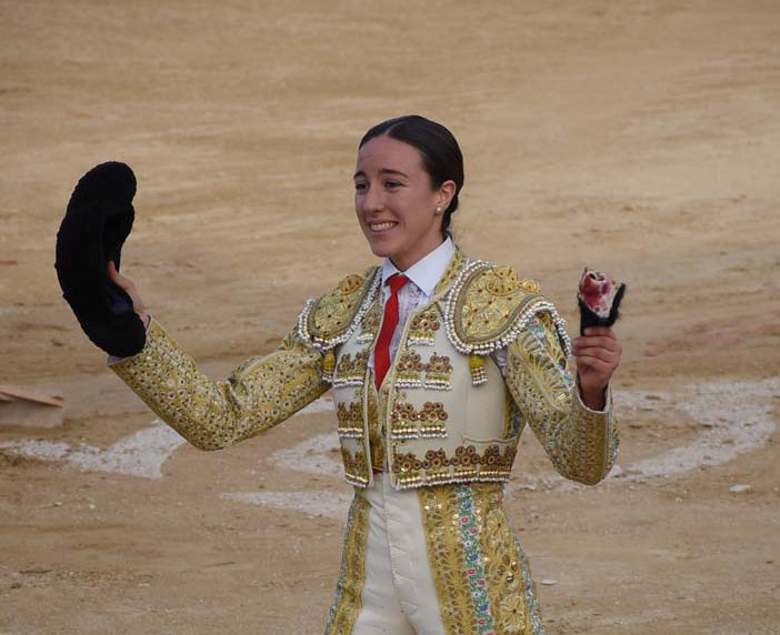 Oreja para Raquel Martín y percance de Jesús Romero en el cierre de Calasparra