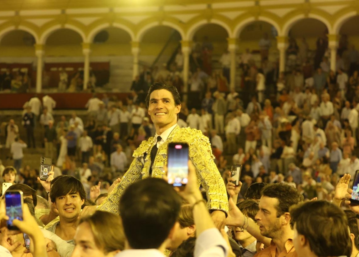 Pablo Aguado conquista la Puerta del Príncipe