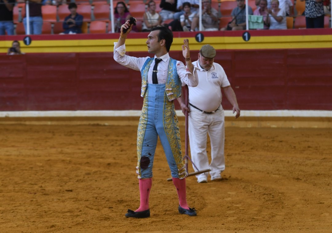 Cristian Pérez, cornada de 30 cm. en Illescas