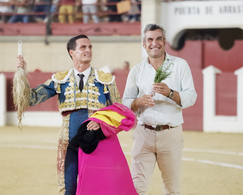 David Galván, indulto y dos orejas en Los Barrios