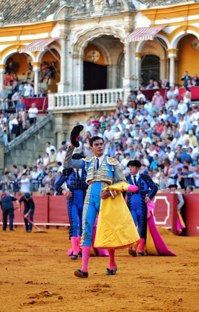 Casado, Garibay y Domínguez dejan su sello en el arranque de la Feria de San Miguel La Feria de San Miguel 2026 arrancó con una novillada de Garcigrande en la que destacó el mexicano Ignacio Garibay, que demostró su buen concepto del toreo; al igual que Manuel Domínguez, que dejó una buena impresión en su debut con picadores. Olga Casado mostró también su personalidad ante el lote más desigual.