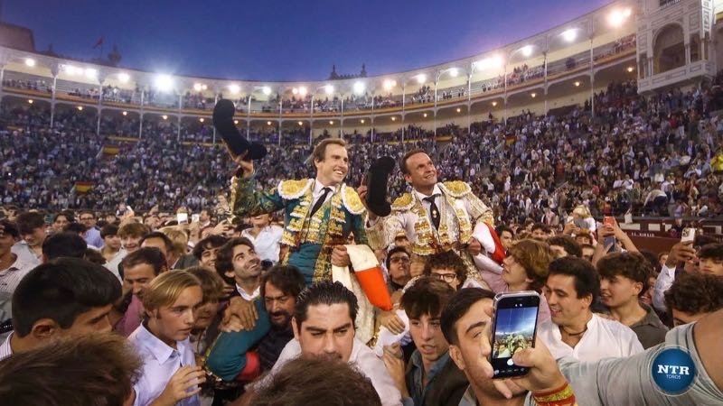 A hombros Ferrera y Román en Las Ventas