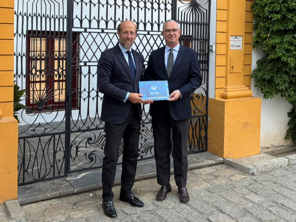 La Fundación Toro de Lidia presenta a la Real Maestranza de Sevilla la memoria de sus proyectos en Andalucía