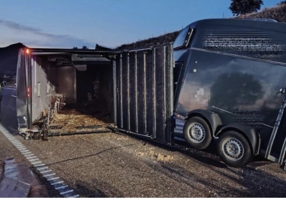 Accidente del camión de los caballos de Diego Ventura