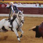 Zafra: Ventura desata la locura con un rabo en una tarde de rejones encastados Zafra abrió su abono con una corrida de rejones en la que el protagonismo terminó siendo para Diego Ventura, que volvió a demostrar por qué su nombre está ligado a las tardes grandes del rejoneo. Una actuación de enorme dimensión, coronada con el corte de los máximos trofeos en su segundo toro.