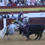 Zafra: Ventura desata la locura con un rabo en una tarde de rejones encastados Zafra abrió su abono con una corrida de rejones en la que el protagonismo terminó siendo para Diego Ventura, que volvió a demostrar por qué su nombre está ligado a las tardes grandes del rejoneo. Una actuación de enorme dimensión, coronada con el corte de los máximos trofeos en su segundo toro.