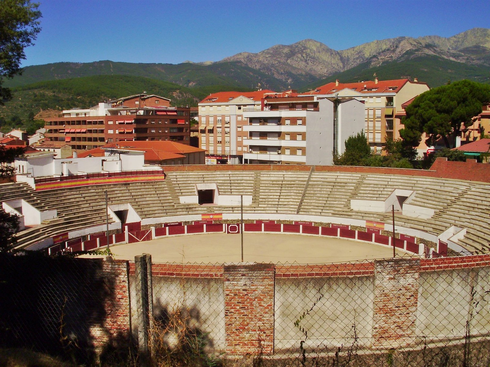 Plaza de toros de Arenas de San Pedro scaled