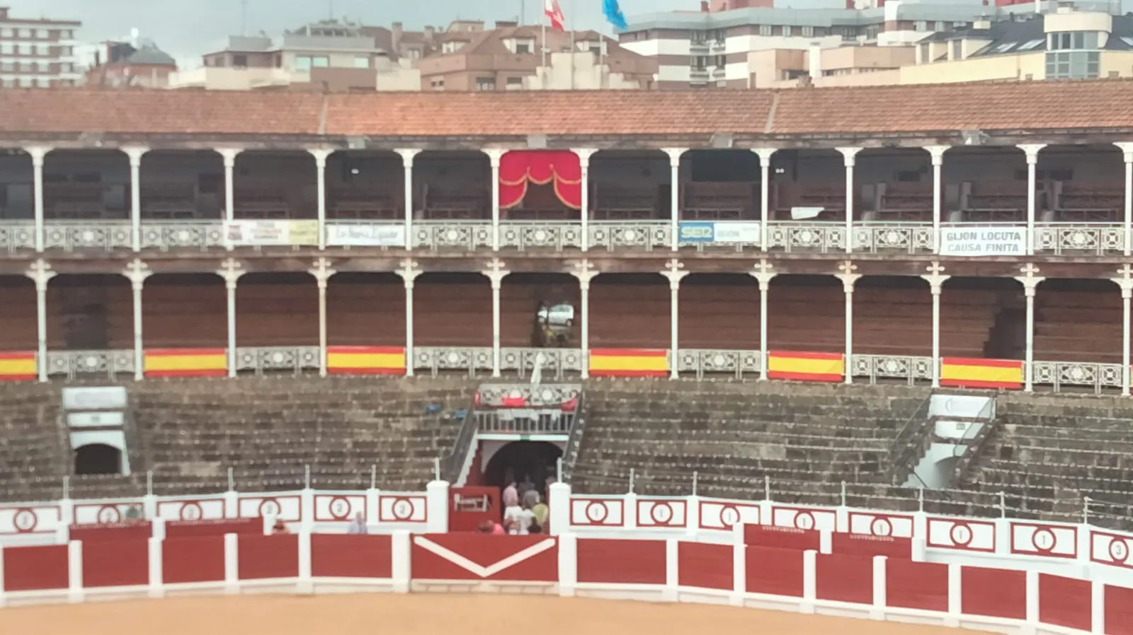 Urdiales único que toca pelo en la vuelta de los toros a Gijón