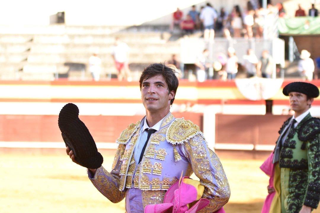 d1913cca 4936 f3ac b6f0 f9ee6f61b6b9